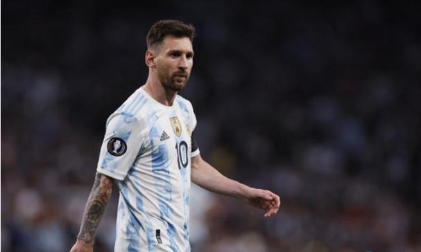 北鼎股份：股东席冰减持324.38万股